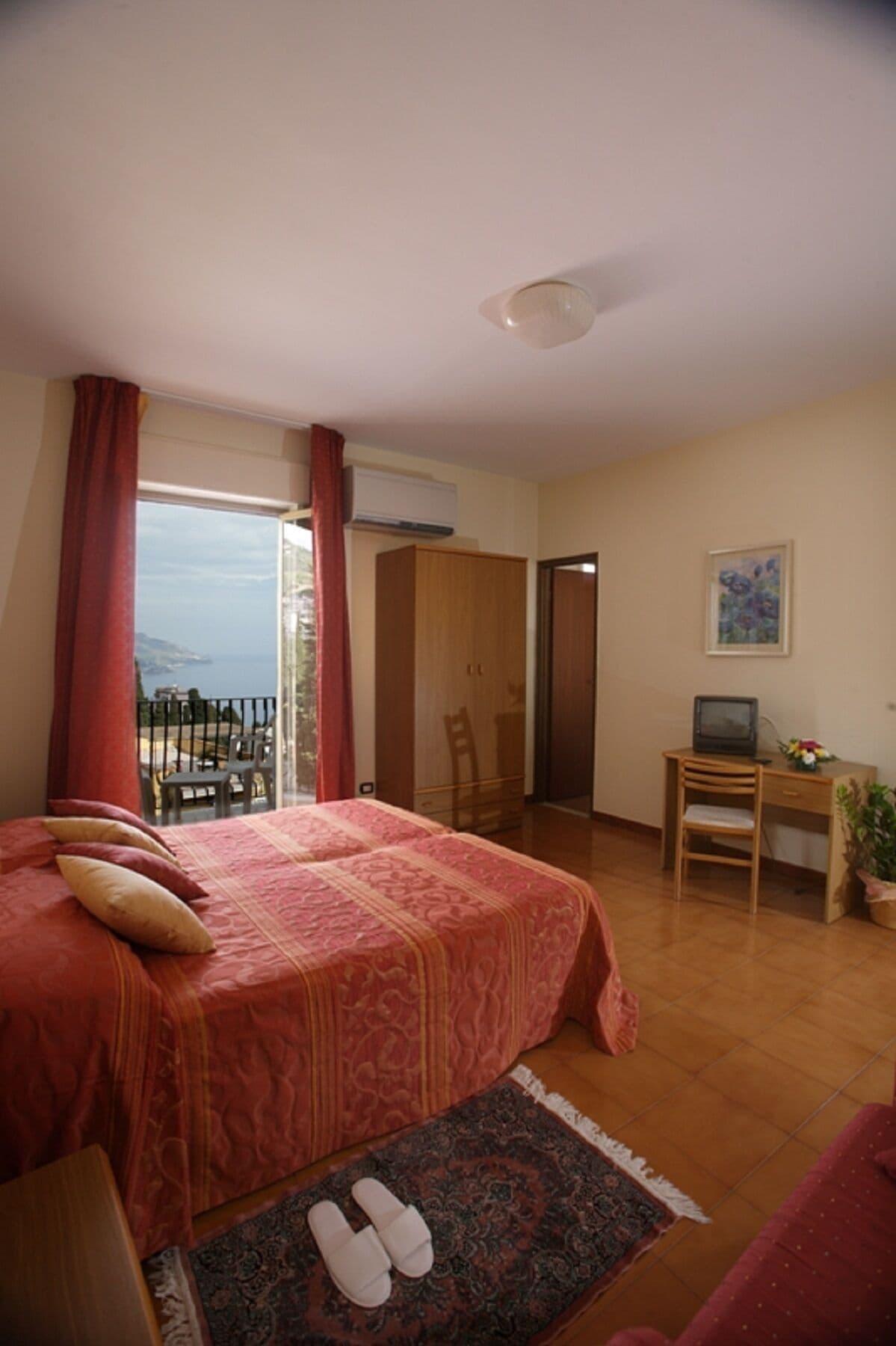 Hotel Natalina Таормина Экстерьер фото