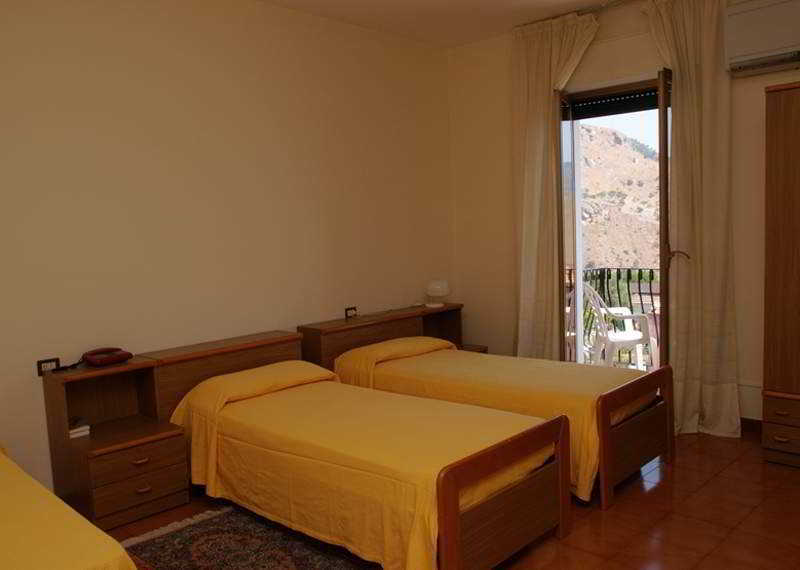 Hotel Natalina Таормина Экстерьер фото